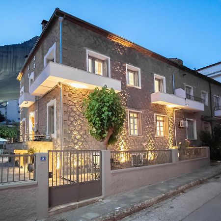 The Rock Guesthouse Калампака Экстерьер фото